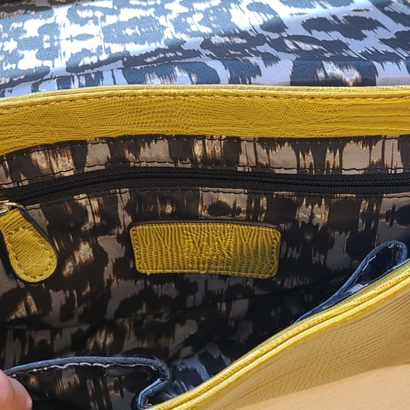 Anne Klein bag w strap, chain, gold accents - Picture 6 of 8